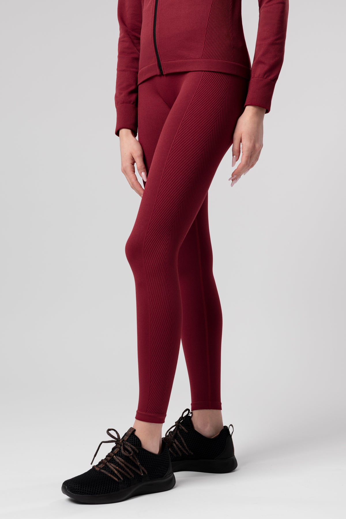 lelosi_seamless_move liora_0