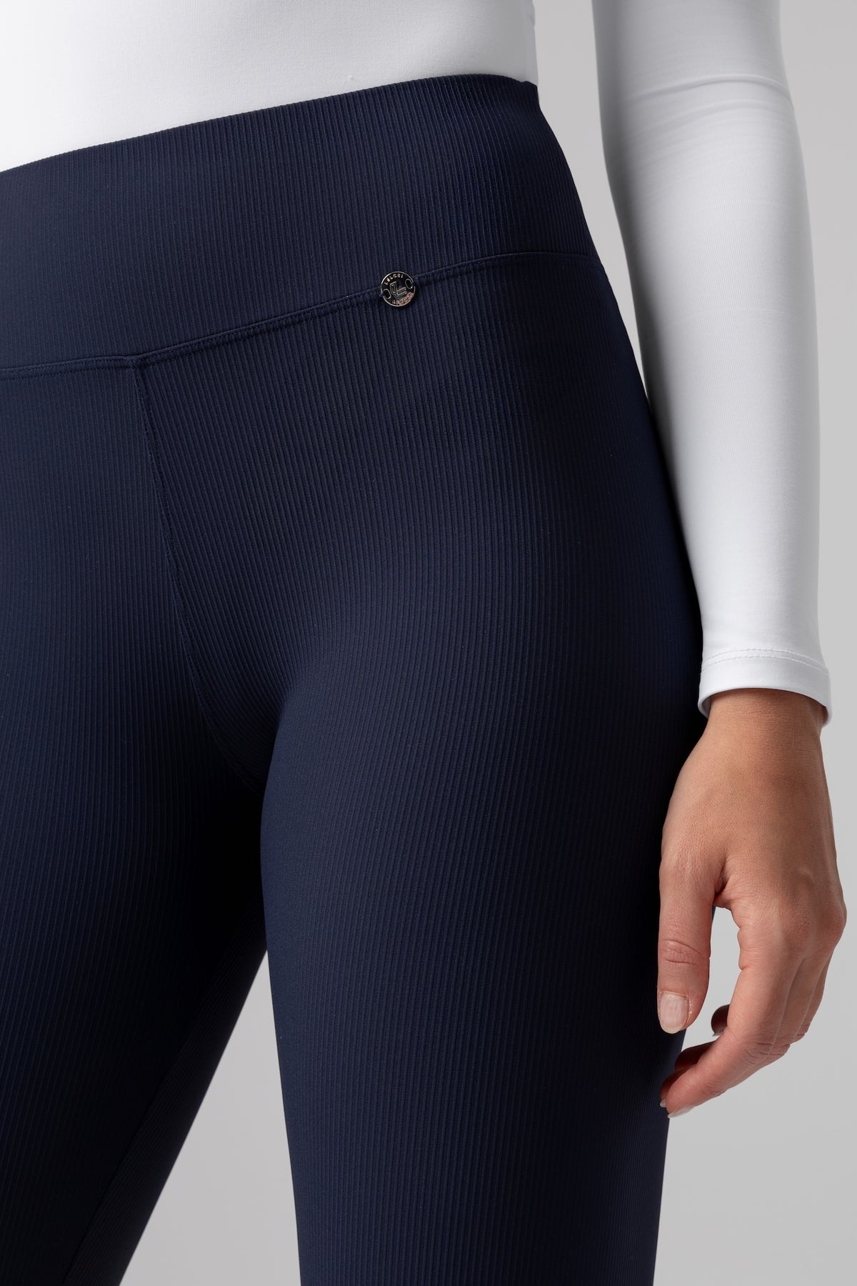 lelosi_tjice_move bootcut sylvie_4