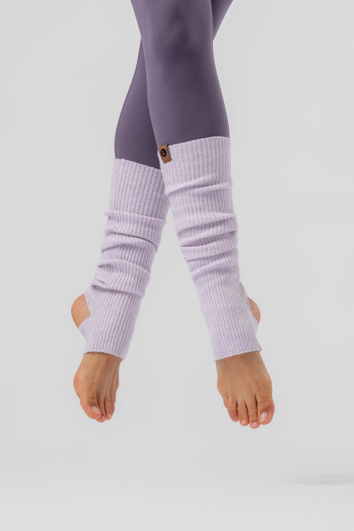 LONG-SHAKTI_CARDI-BIKRAM_LEG-KAPRUN00005.jpg
